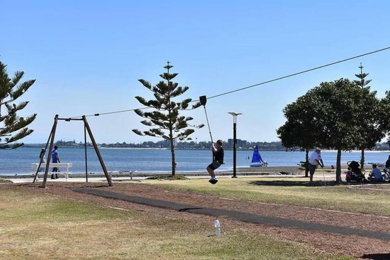 Woody Pt - Amazing 1970'S Share House By The Sea-4 Rooms Available! Woody Point 0*,  Australia